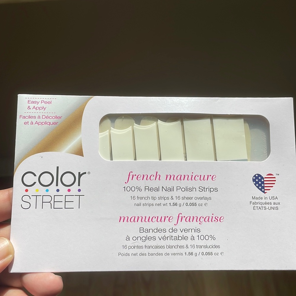 Color Street French manicure “ Meet me in Paris”